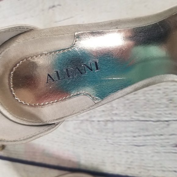 Alfani Special Occasion Gold Rhinestone Heels 9.5M - Picture 7 of 8